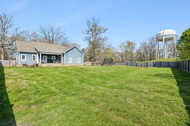 702 Forrest Dr, Tullahoma, TN 37388