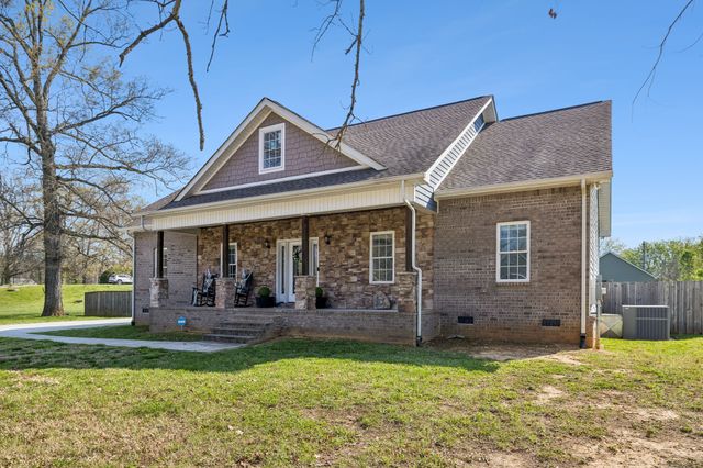 702 Forrest Dr, Tullahoma, TN 37388