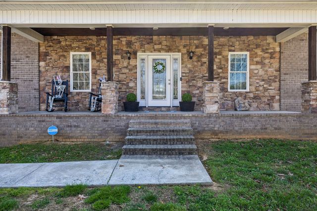 702 Forrest Dr, Tullahoma, TN 37388