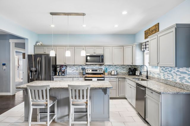 702 Forrest Dr, Tullahoma, TN 37388