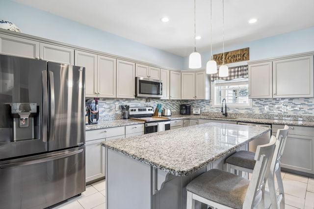 702 Forrest Dr, Tullahoma, TN 37388