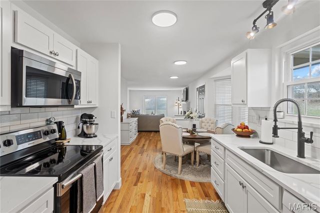 12075 Autumn Lakes Drive, Maryland Heights, MO 63043