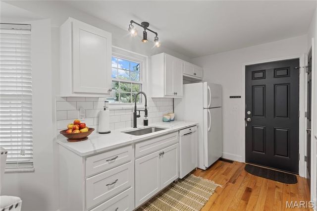 12075 Autumn Lakes Drive, Maryland Heights, MO 63043