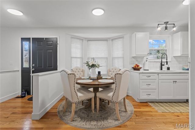 12075 Autumn Lakes Drive, Maryland Heights, MO 63043