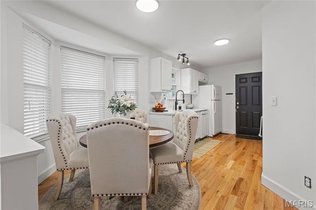 12075 Autumn Lakes Drive, Maryland Heights, MO 63043