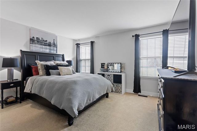 12075 Autumn Lakes Drive, Maryland Heights, MO 63043