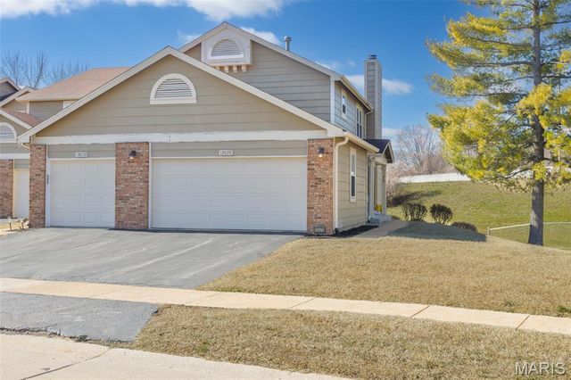 12075 Autumn Lakes Drive, Maryland Heights, MO 63043