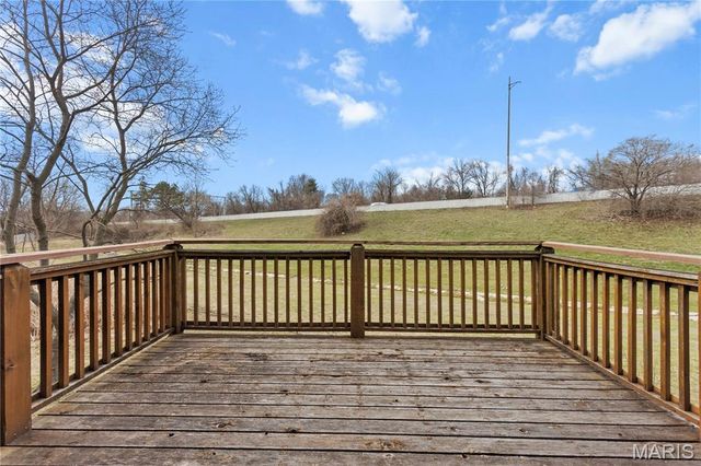 12075 Autumn Lakes Drive, Maryland Heights, MO 63043