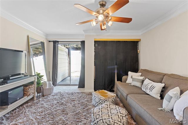 12075 Autumn Lakes Drive, Maryland Heights, MO 63043