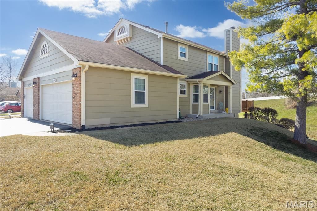 12075 Autumn Lakes Drive, Maryland Heights, MO 63043