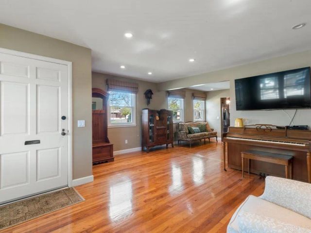 4839 Winona Avenue, San Diego, CA 92115