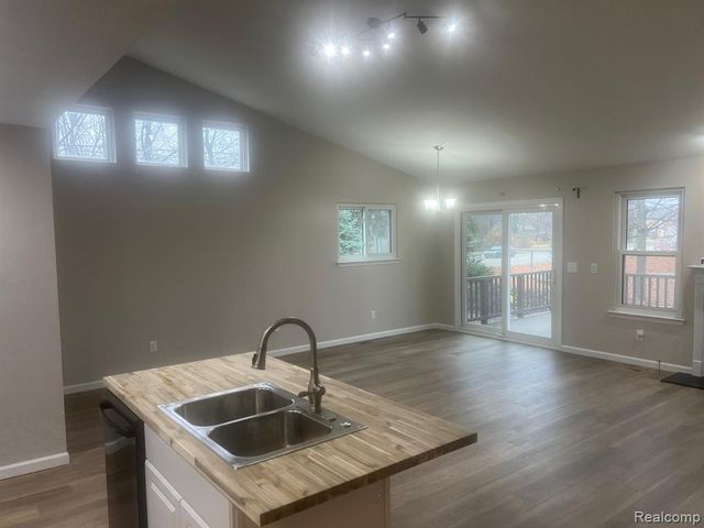 37378 Amhurst Drive, Westland, MI 48185