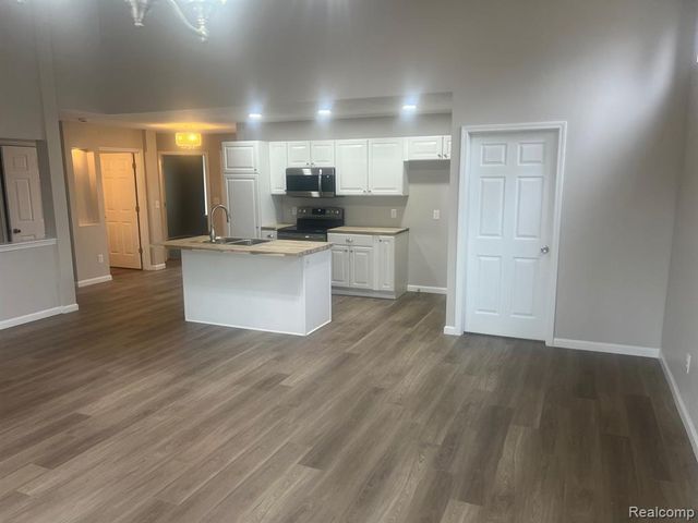 37378 Amhurst Drive, Westland, MI 48185