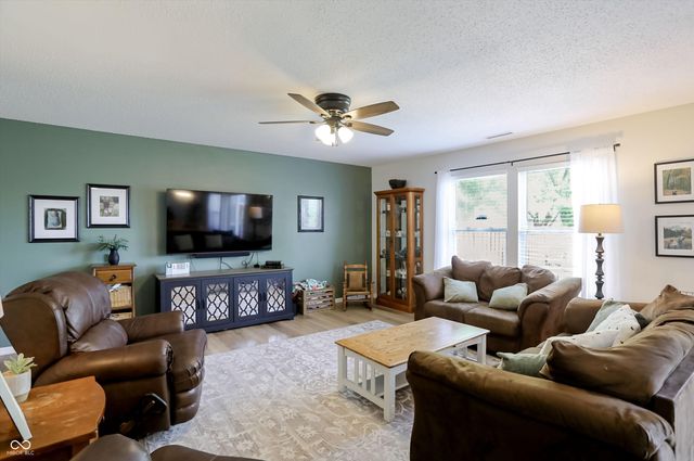 1304 Ellington Drive, Shelbyville, IN 46176