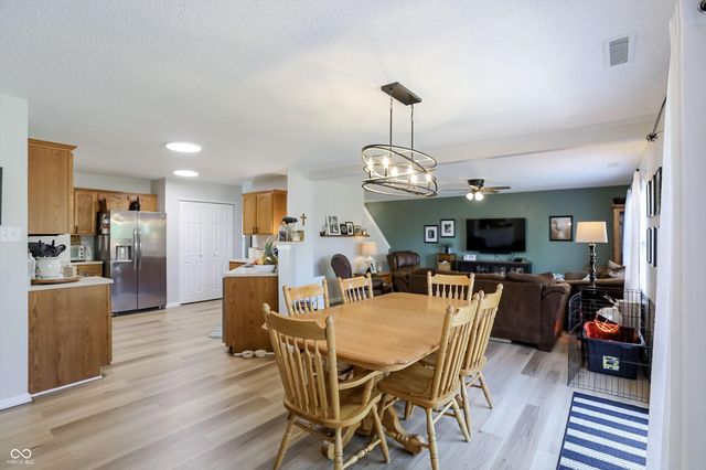 1304 Ellington Drive, Shelbyville, IN 46176