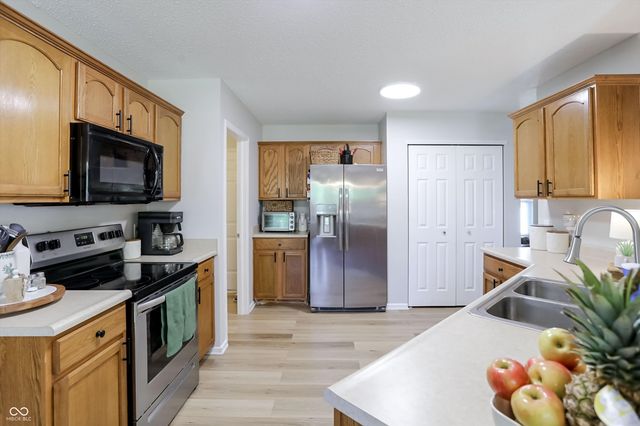 1304 Ellington Drive, Shelbyville, IN 46176