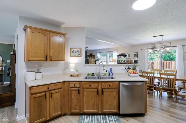 1304 Ellington Drive, Shelbyville, IN 46176