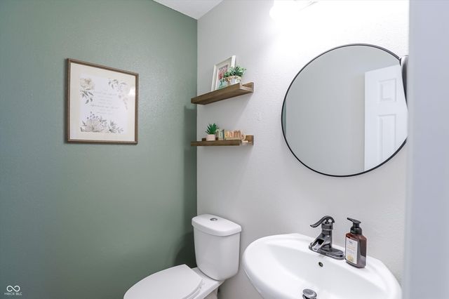 1304 Ellington Drive, Shelbyville, IN 46176