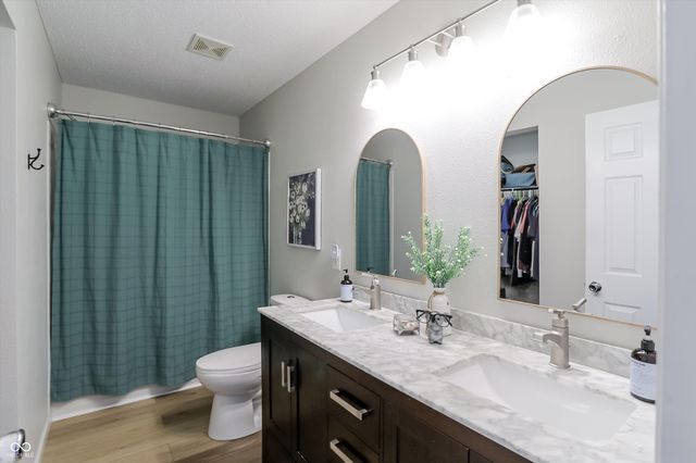 1304 Ellington Drive, Shelbyville, IN 46176