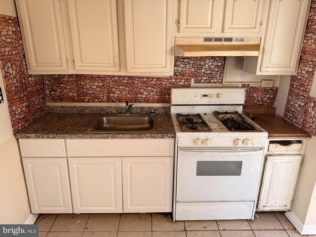 800 RADNOR AVE, Baltimore, MD 21212