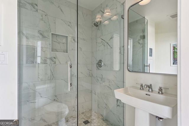 2881 Peachtree Road NE 1005, Atlanta, GA 30305