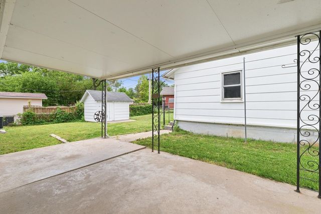 1721 N State St, Augusta, KS 67010