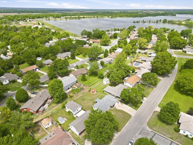 1721 N State St, Augusta, KS 67010