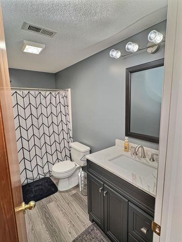 203 W Sandhill, Derby, KS 67037