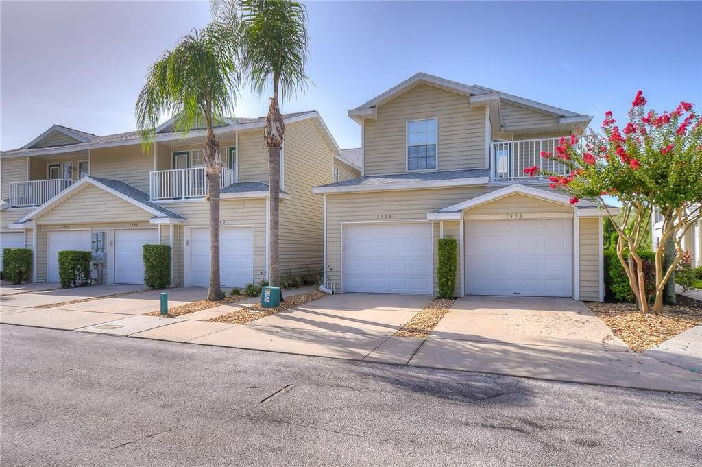 1938 HAMMOCKS AVENUE 1938, Lutz, FL 33549