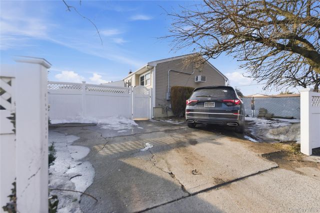 3 Archer Street, Freeport, NY 11520