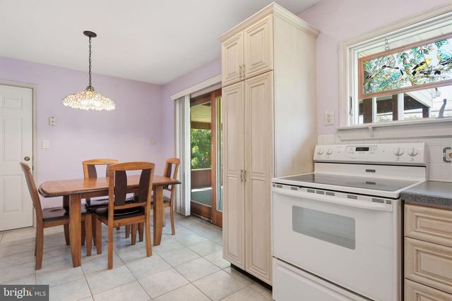 37 TRELLIS RD, Levittown, PA 19056