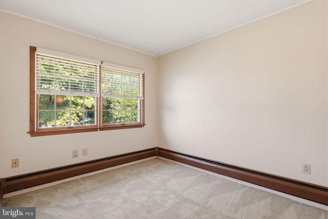 37 TRELLIS RD, Levittown, PA 19056