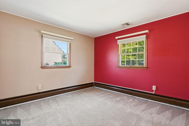 37 TRELLIS RD, Levittown, PA 19056
