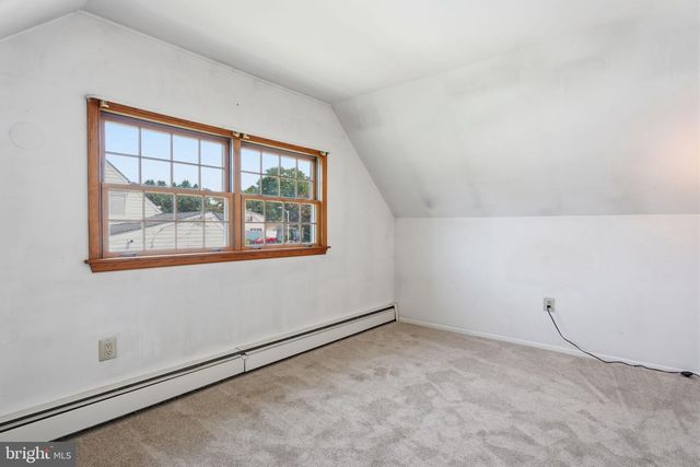 37 TRELLIS RD, Levittown, PA 19056