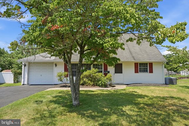 37 TRELLIS RD, Levittown, PA 19056