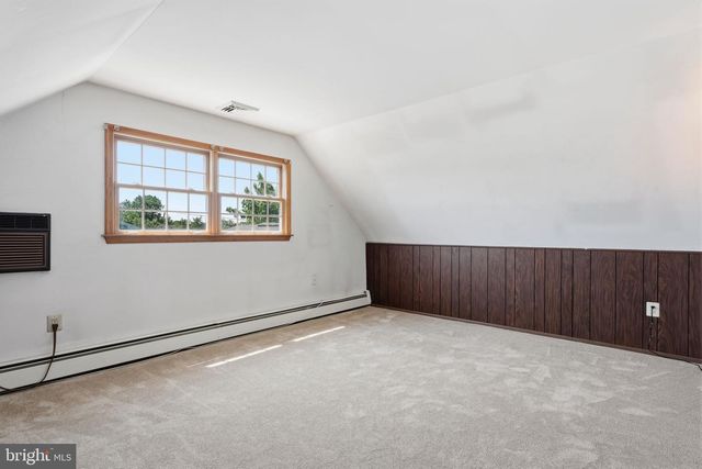 37 TRELLIS RD, Levittown, PA 19056