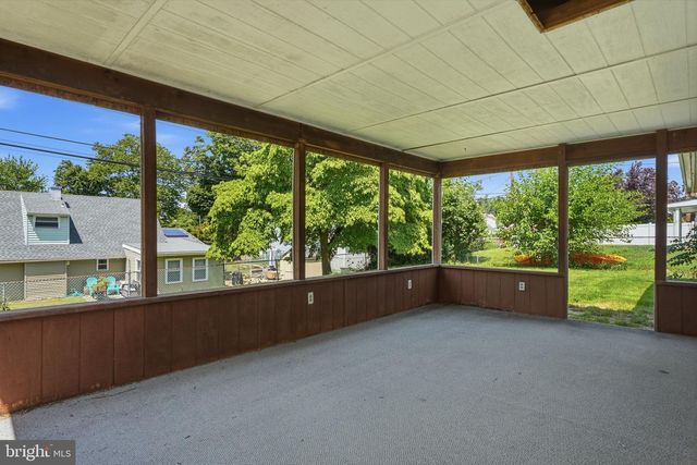 37 TRELLIS RD, Levittown, PA 19056