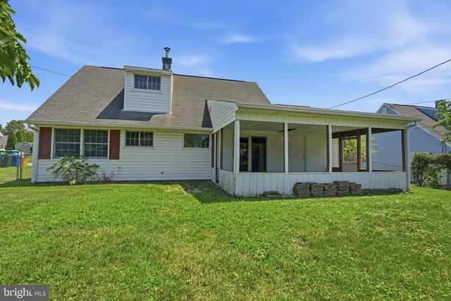 37 TRELLIS RD, Levittown, PA 19056