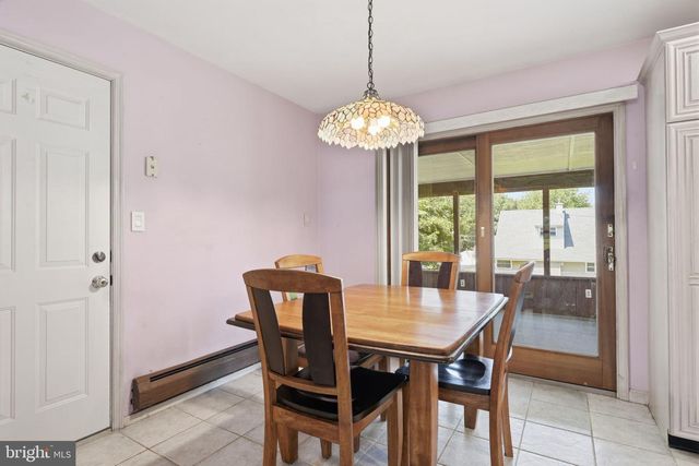 37 TRELLIS RD, Levittown, PA 19056