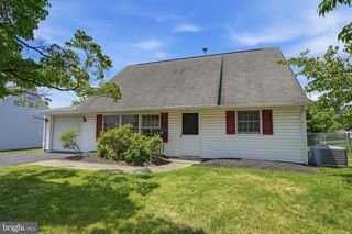 37 TRELLIS RD, Levittown, PA 19056