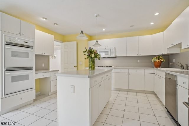 50 Pippins Way, Morris Twp., NJ 07960