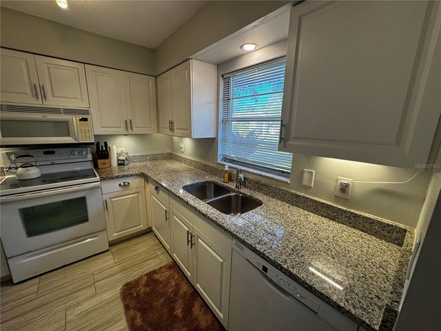 1335 GLENDALE CIRCLE W 217, Sarasota, FL 34232