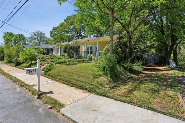 2259 Newnan Street, East Point, GA 30344