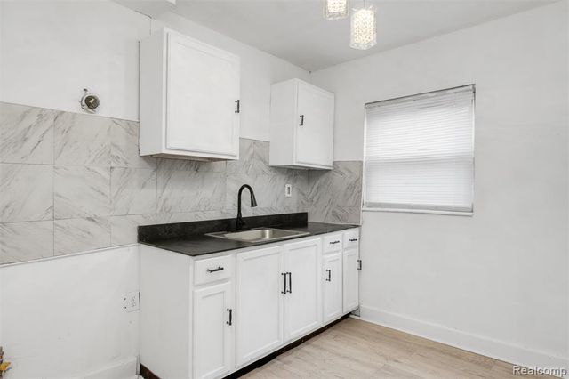 8064 Bliss Street, Detroit, MI 48234