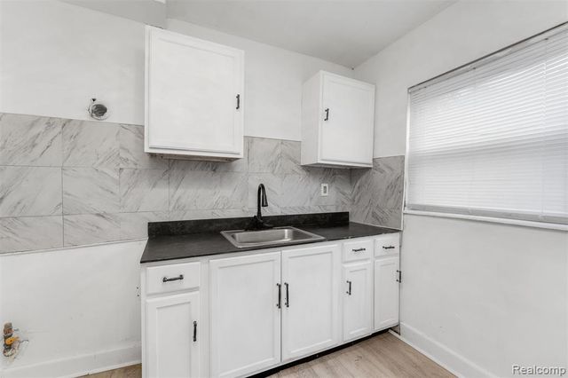 8064 Bliss Street, Detroit, MI 48234