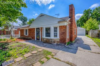 4335 W 14 Mile Road, Royal Oak, MI 48073