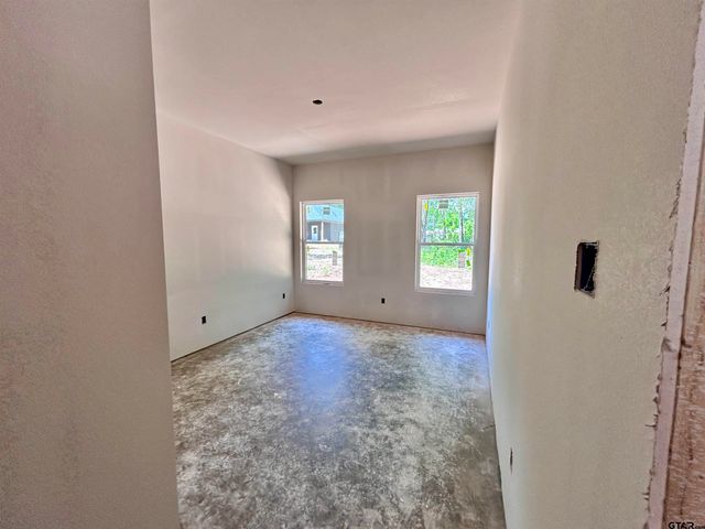 201 E Fleming, Longview, TX 75604