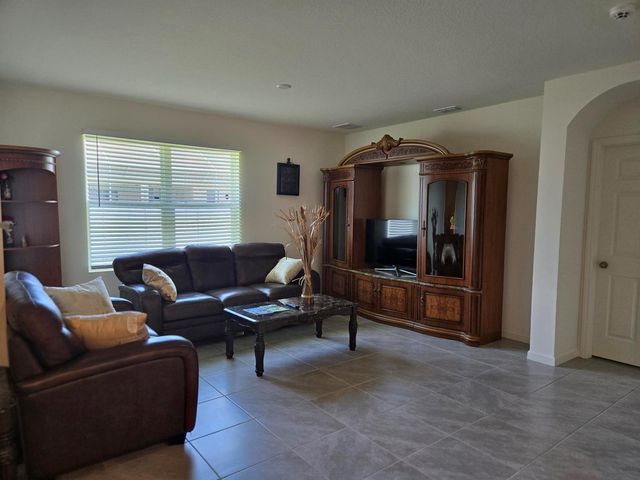 2101 SE Floresta Drive, Port St. Lucie, FL 34984