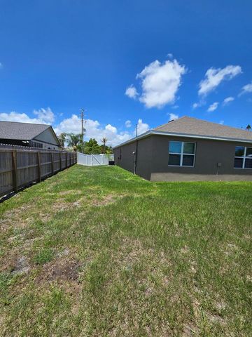 2101 SE Floresta Drive, Port St. Lucie, FL 34984