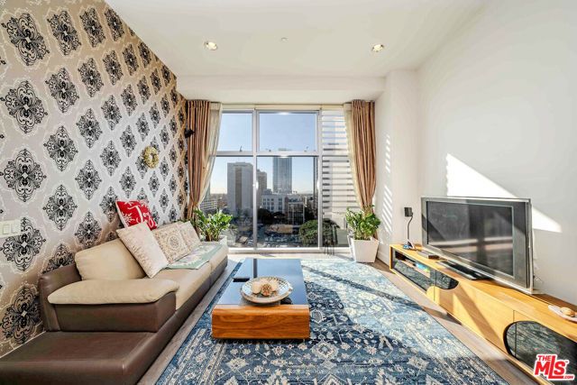 3223 W 6th Street 906, Los Angeles, CA 90020